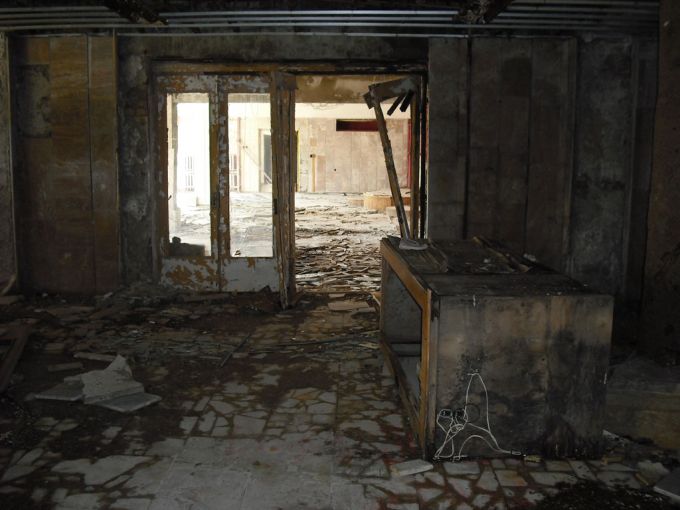 Vemos el sitio donde estaba  recepción es destrucción total