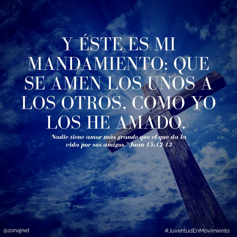 Una cruz con el cielo de fondo y vemos el mensaje de que nos amamos todos