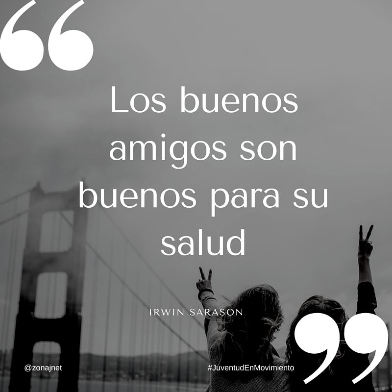 Dos amigos haciendo el símbolo de la victoria en frente del Golden Gate y buen mensaje de amistad