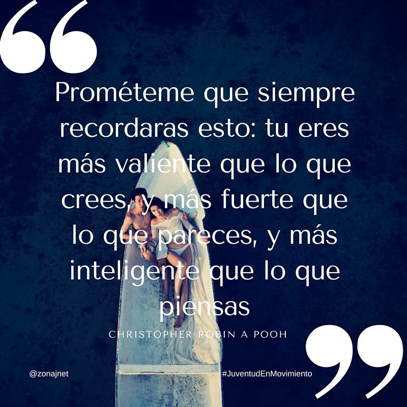 Una pareja sobre un pequeño bote sobre las aguas mirando hacia arriba