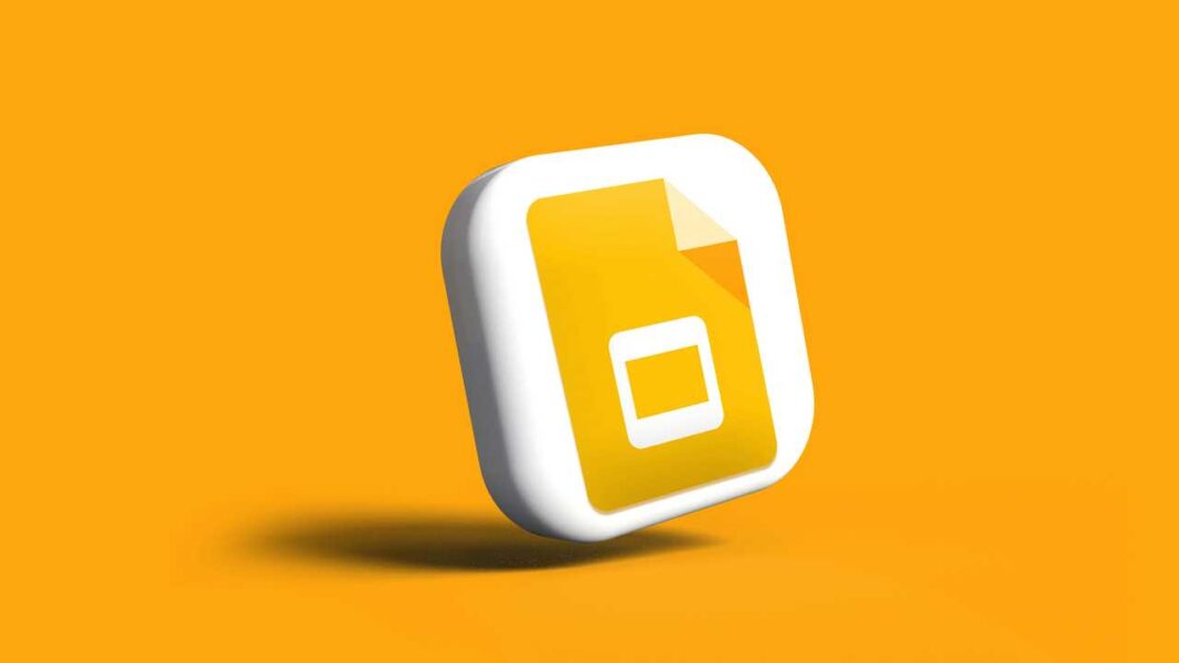 Icono tridimensional de un documento amarillo con borde blanco, esquina doblada y un rectángulo blanco, sobre un fondo naranja liso con una sombra difusa.